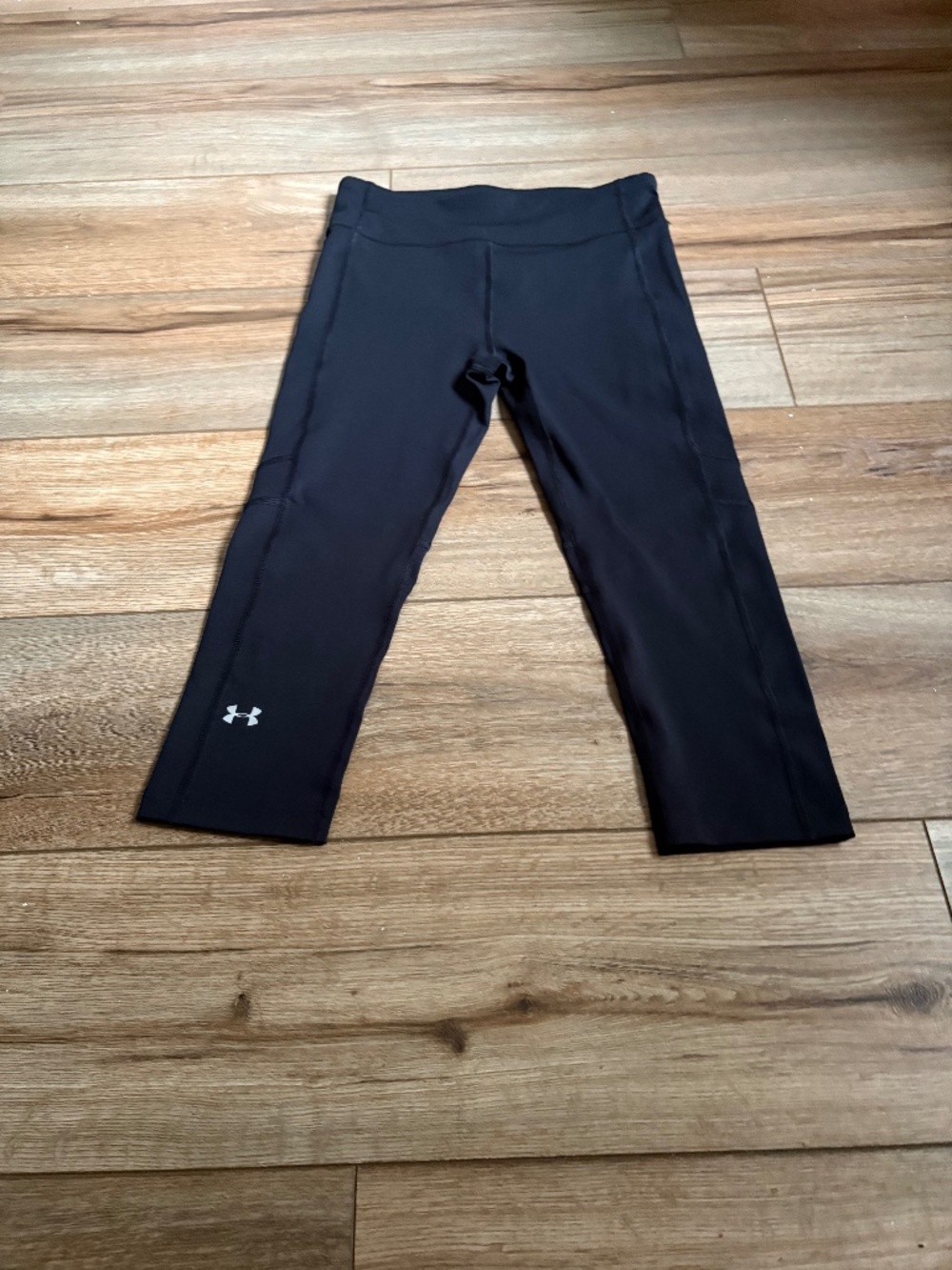 NWT Under Armour Heat Gear Compression Capri Crop Leggings Women’s Size S/P